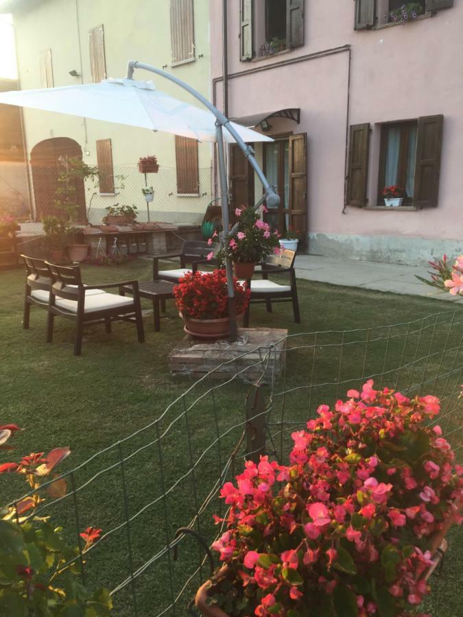 B&B Happiness In The Country Brescello Exterior foto